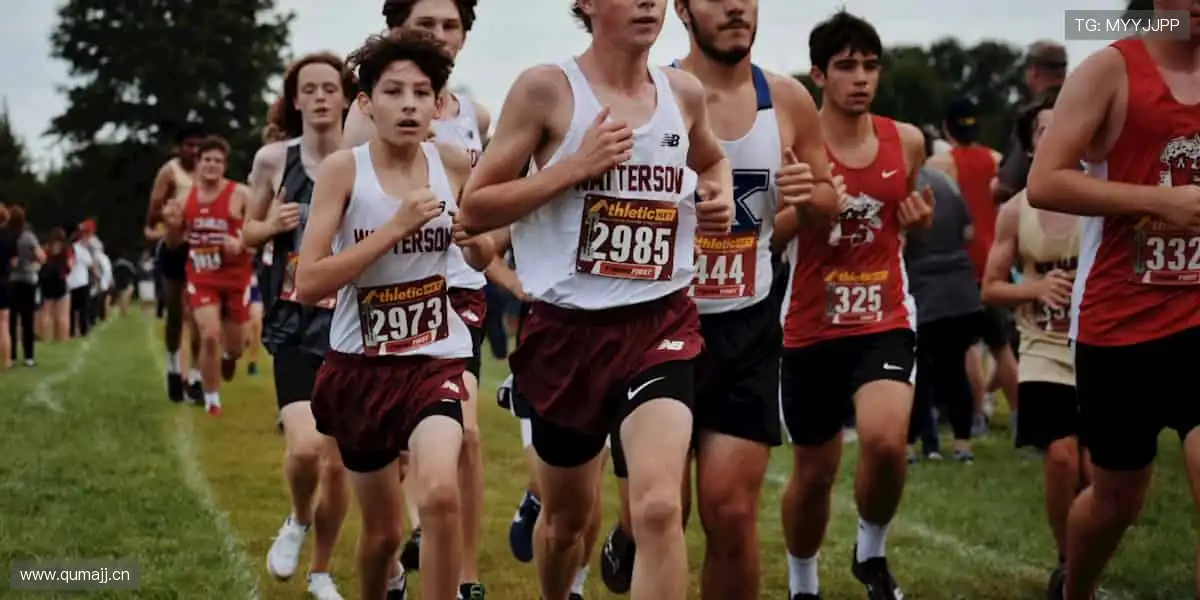 实时弹幕,边看边聊,做赛场最活跃的观众!💬🎉